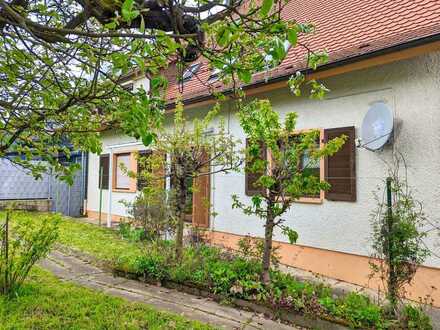 So schön können Sie schon bald wohnen: Doppelhaushälfte auf großem Grundstück in Niebelsbach