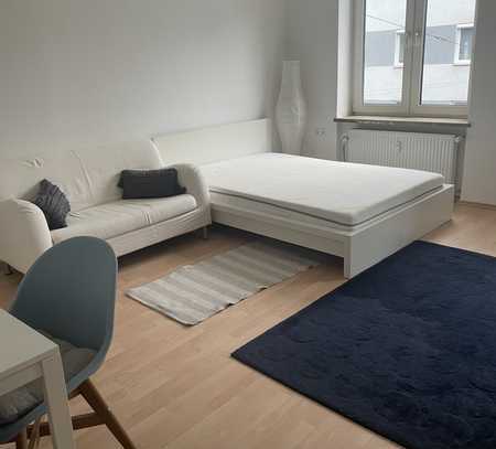 Schönes großes möbliertes Zimmer mit Miniküche nahe Isar, Mietpreis ist inkl. Nebenkosten und WLAN