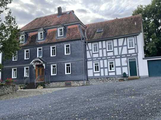 Schöne 2-Zimmerwohnung im Gutshaus