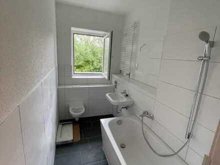 Erstbezug nach Sanierung mit Einbauküche und Balkon: attraktive 3-Zimmer-Whg in Rostock