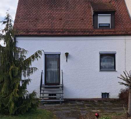 Grundstück mit Altbestand in ruhiger Siedlung in Dachau-Ost