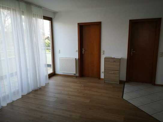 helle 1,5-Zimmer-Wohnung in Echterdingen mit Balkon und Einbauküche, nur an Einzel-Person