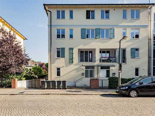 Familiengerechte 4,5-Zi. Maisonette-Wohnung mit großzügigem Garten und Tiefgarage!