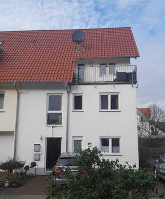 Stilvolle und helle 3-Zimmer-Maisonette-Wohnung mit Südbalkon in Griesheim