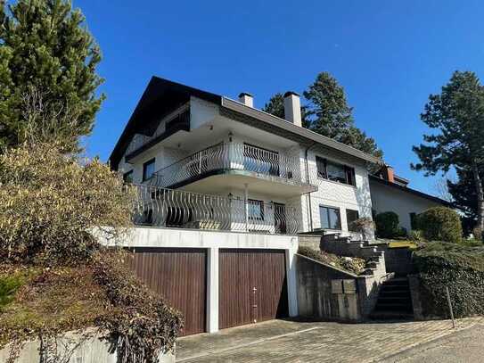 Einfamilienhaus mit Einliegerwohnung und tollem Ausblick!