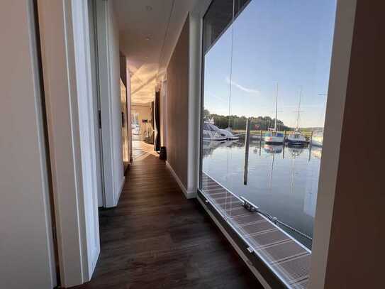 LUXUS Hausboot - 3 Etagen - 100m² Wohnen + 120 m² SONNENTERRASSE - Kamin, Kino, komplett individuell