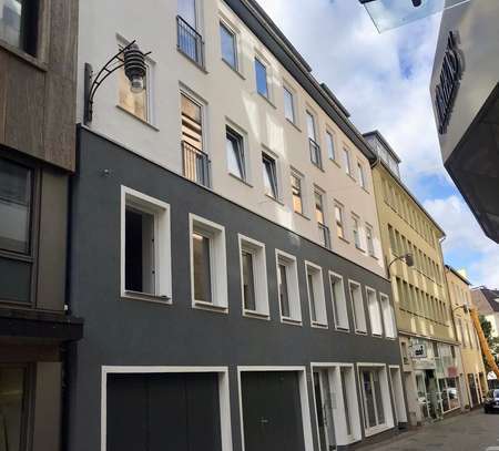 Helle, sanierte 2 Zi. Wohnung stufenloser Zugang mit Aufzug und Balkon