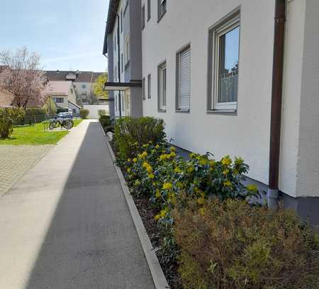 Helle 4-Zimmer-Wohnung mit Balkon in Augsburg