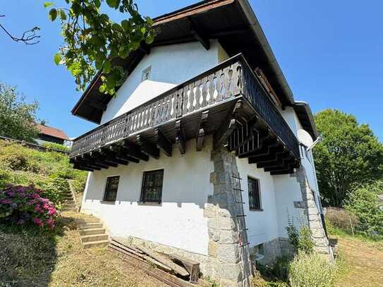 Deggendorf: Stilvolles, älteres Wohnhaus in ruhiger, bevorzugter Höhen-/Aussichtslage Nh. Klinikum