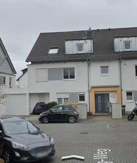 5-Zimmer-Wohnung mit Terrasse und Garten in Rumpenheim von Privat