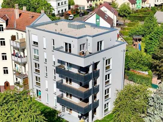 Hochwertige 4 Zimmer Wohnung * großer Balkon * Aufzug * PKW-Stellplatz