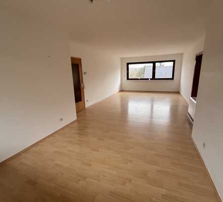 Ansprechende 3,5-Zimmer-Wohnung mit Balkon *grundlegend renoviert*