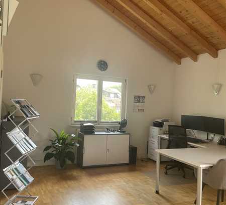 Büro/ Raum für Gewerbe / Homeoffice in repräsentativen Bürogebäude