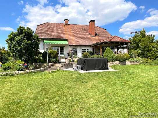 Wohnparadies mit Weitblick: 
Luxus-Einfamilienhaus 
mit Einliegerwohnung 
in Schwand