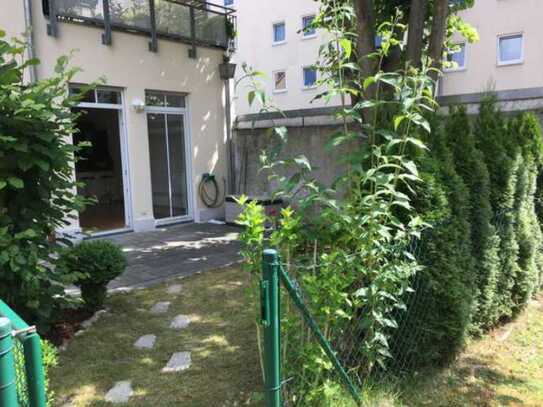 Sanierte 2-Raum-Wohnung mit Garten und Einbauküche