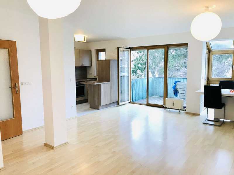 *** Helle und große 1 Zimmer Etagenwohnung mit Süd-Westbalkon und Tiefgarage ***