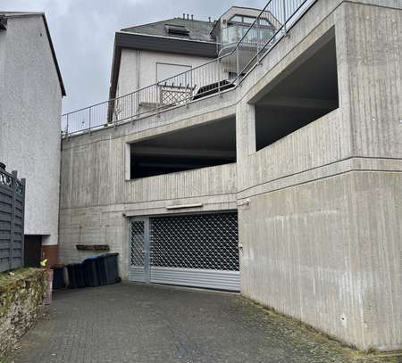 Tiefgaragenstellplatz zu vermieten