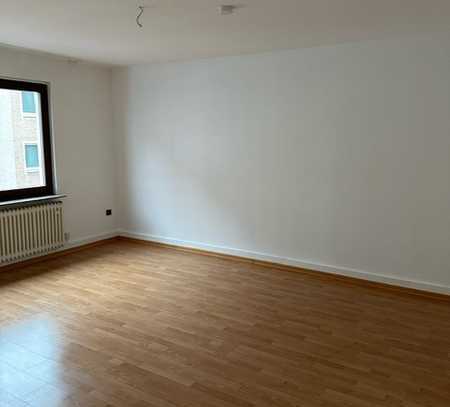 Schöne, vollständig renovierte 3-Zimmer-Wohnung zur Miete in Mülheim
