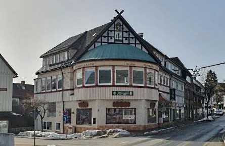 Geschäfts- und Wohnhaus im Zentrum