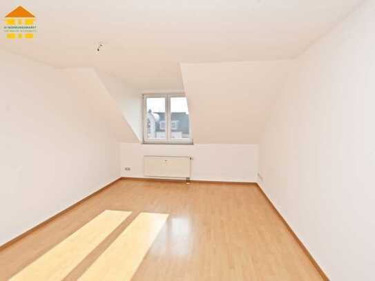 *Attraktive 2-Raum-Wohnung im Dachgeschoss mit Balkon im Schloßchemnitz*