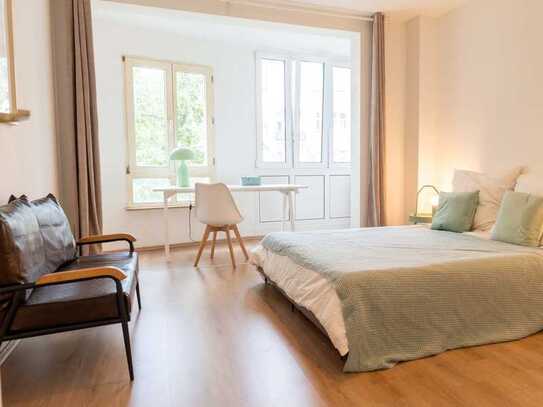 Zimmer Room in Prinzenallee, Berlin for 110 m² with 4 bedrooms