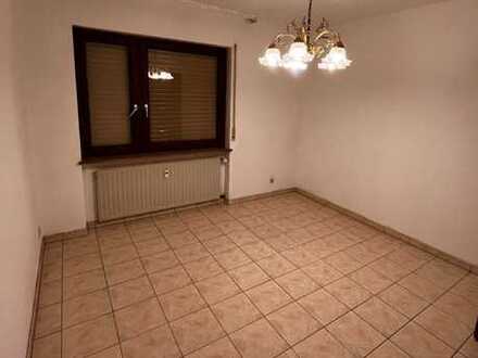 Mitbewohner/in gesucht
450 € - 14 m² in 90qm Wohnung