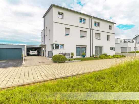 Exclusive semi-detached house with large roof terrace on the outskirts of Schönaich