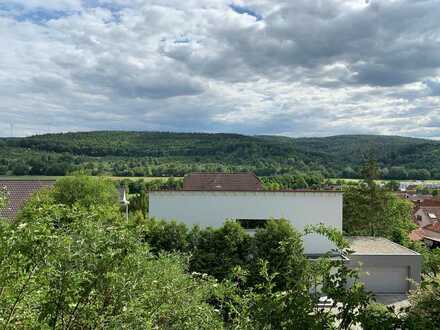 Exklusive 2,5-Zimmer-Wohnung mit Blick in das Remstal, Strom und Heizung inklusive