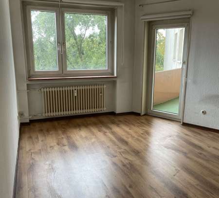 Helle 2-Zimmer-Wohnung mit Balkon in Hanau