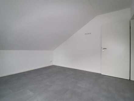 Erstbezug nach Sanierung - Dachgeschosswohnung in ruhiger Lage zu vermieten!
