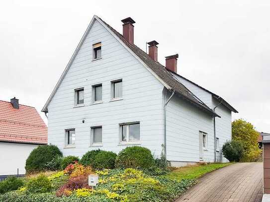 Multi-Talent: Zwei-Familien-Haus mit Nebengebäuden in ruhiger Zentrumsnähe!