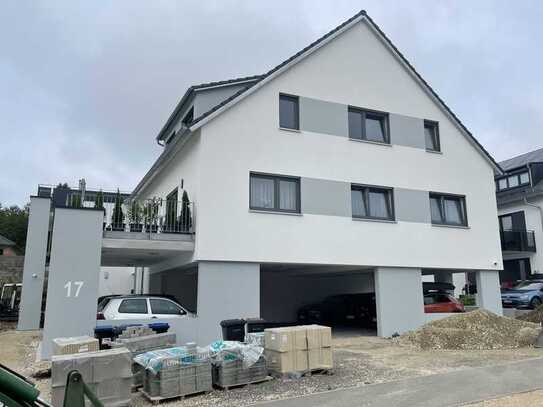 Freundliche 2,5-Zimmer-Wohnung mit EBK und großer Terrasse in Münsingen