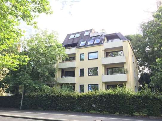 Ostviertel / Humboldtallee: Ansprechende 3 Zimmerwohnung mit Loggia und Wohnfühlfaktor