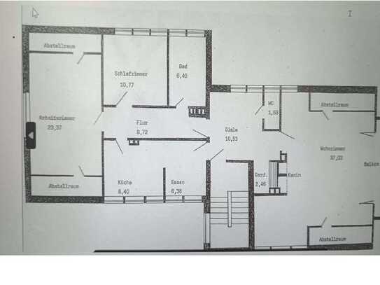 Freundliche 4-Zimmer-Dachgeschosswohnung mit geh. Innenausstattung mit Balkon und EBK