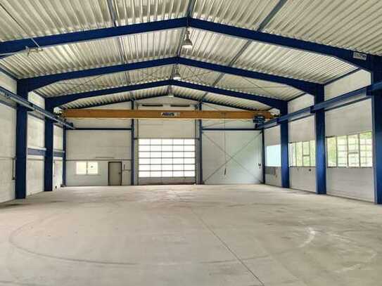 Gepflegte Werkstatt/Halle mit Büroflächen zur flexiblen Nutzung
