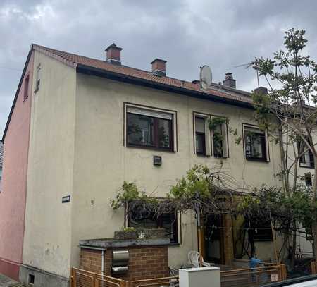 Günstiges 4-Zimmer-Doppelhaus-Haus-Hälfte in Mannheim Sandhofen