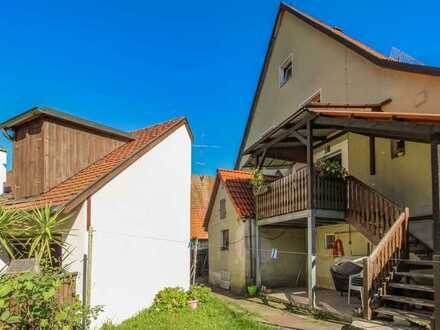 Sanierungsbedürftige Großzügige Maisonette Wohnung mit eigenem Garten und Zugang in schöner Lage