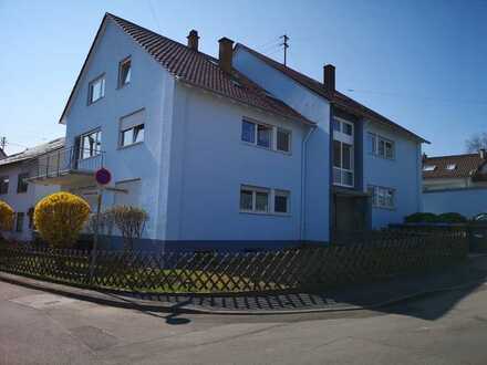 Attraktive 2-Zimmer-DG-Wohnung mit Balkon und Einbauküche in Leinfelden-Echterdingen