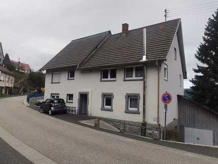 Einfamilienhaus in Halbhöhenlage mit herrlichem Ausblick