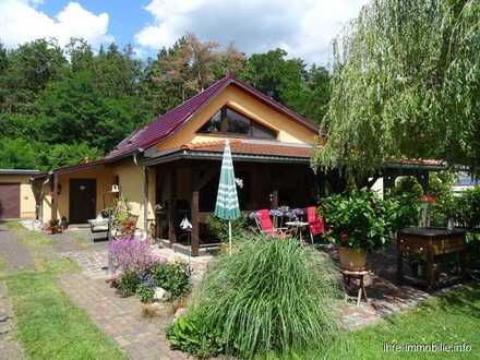 Hohen Neuendorf: Mod. Landhaus mit 4-5 Zimmern, Zugang zum Wald, Werkstatt, Sauna, Garage u. Carport