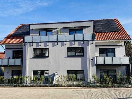 Ansprechende und neuwertige 2-Zimmer-Dachgeschosswohnung mit geh. Innenausstattung mit Balkon