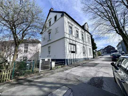 " Kara Immobilien " | freistehendes Mehrfamilienhaus | mit Altbaucharme | in Langerfeld