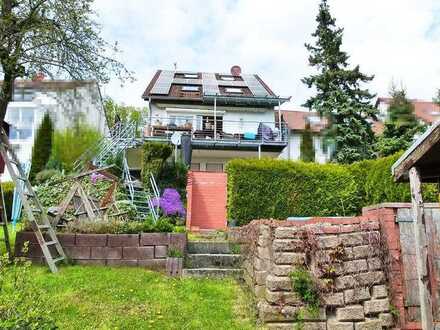 Einseitig angebautes Einfamilienhaus mit Einliegerwohnung in traumhafter Aussichtslage im Dachswald!