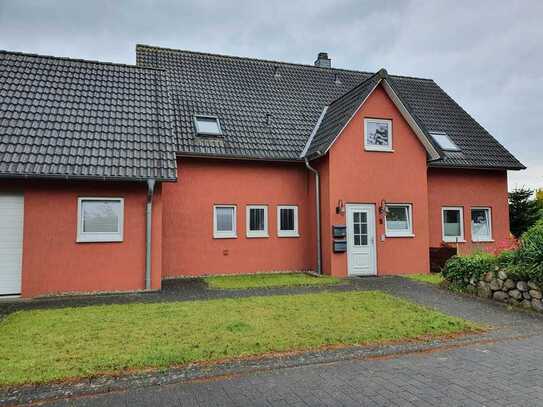 Schöne Dreizimmerwohnung in der ersten Etage im Zweifamiliehaus