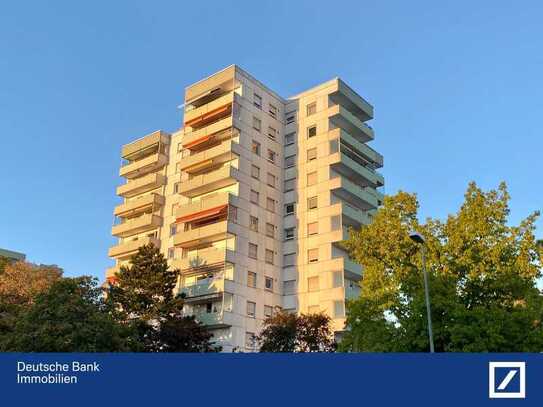 Wertstabil: Gepflegte 2-ZKB mit Aussichtsbalkon und Garage!