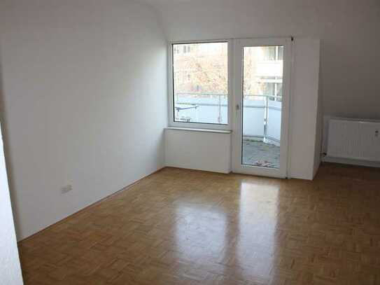 Vollständig renovierte 1-Zimmer-Wohnung mit Balkon und Fensterbad in Kassel-Wesertor