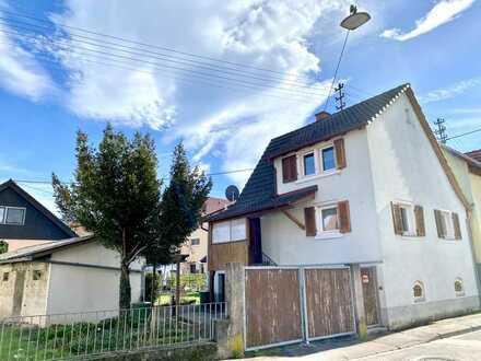 Kleines Haus mit Altbaucharme und schönem Garten