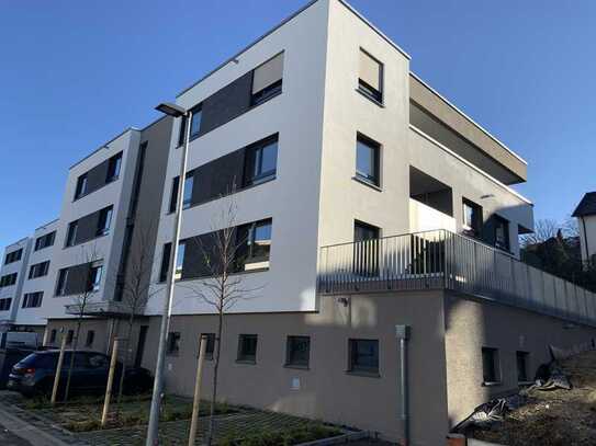 Zweitbezug mit EBK, Terrasse und Gartenanteil: stilvolle 2-Zimmer-Wohnung in Winnenden