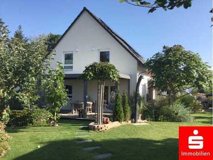 Charmantes Haus mit Traumgarten
