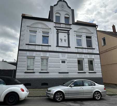 Mehrfamilienhaus in GE-Buer. Altbaucharme trifft Moderne